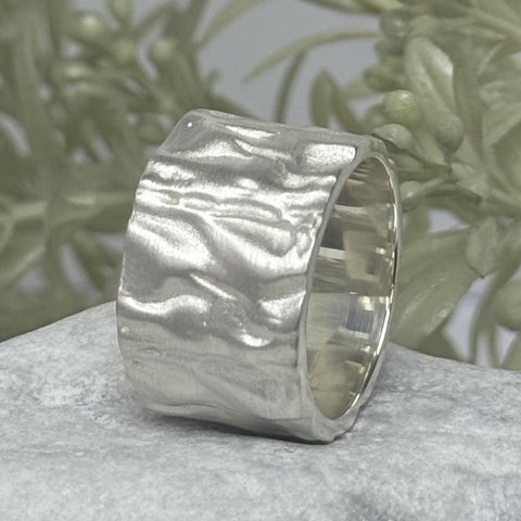 Breiter Damenring gebürstet