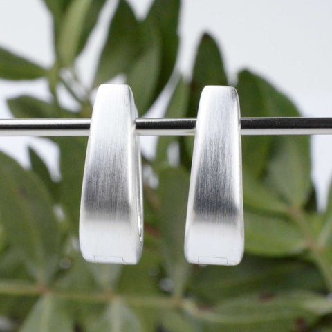 Klappcreolen Silber ca. 17mm hoch und 5,5mm breit mattiert