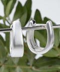 Klappcreolen Silber ca. 17mm hoch und 5,5mm breit mattiert