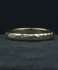 Ring aus Weißgold breit