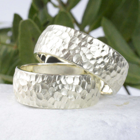 Trauringe Silber 
Hammerschlag grob