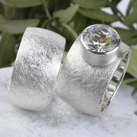 Eheringe Silber 12 und 14 mm mit Bergkristall eismatt